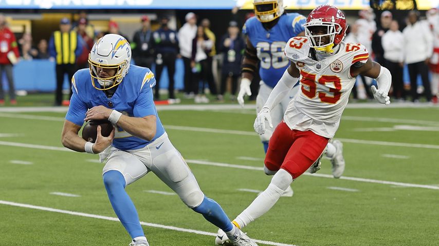 B.J. Thompson (r.) beim Match der Kansas City Chiefs gegen die L.A. Chargers, Januar 2024