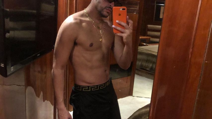 Heißes Spiegelbild: Rapper Bad Bunny zeigt sein Sixpack