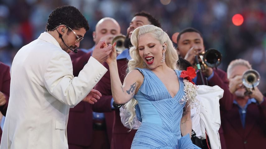Auftritt von Bad Bunny und Lady Gaga bei der Apple Music Super Bowl LX Halftime Show in Santa Clara, Februar 2026