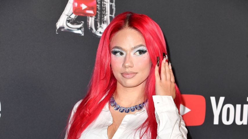 Badmómzjay, Rapperin