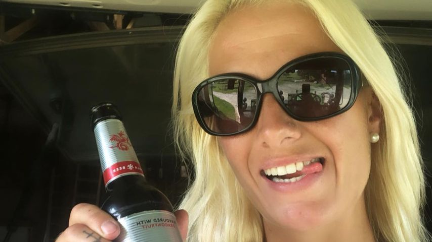 Bäuerin Denise mit blondem Haar