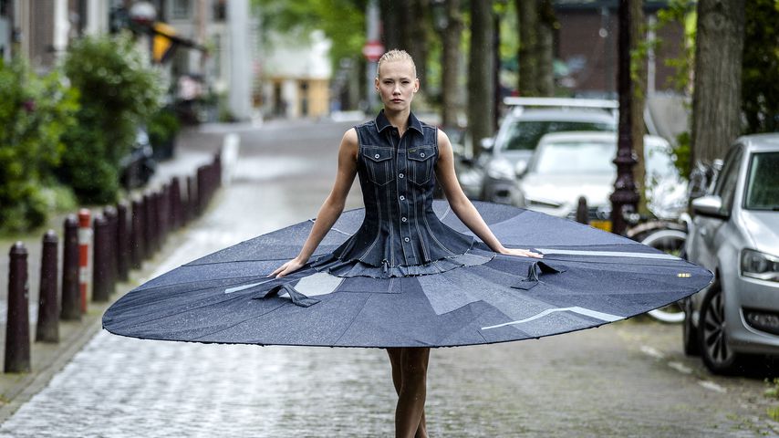 XXXL-Tutu: Diese Ballerina hält sich an jede Abstandsregel!