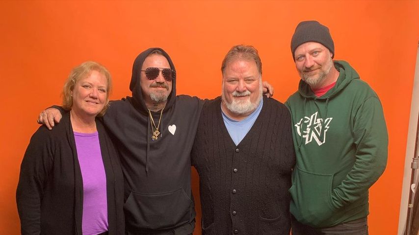 Bam Margera mit seinen Eltern und seinem Bruder Jess