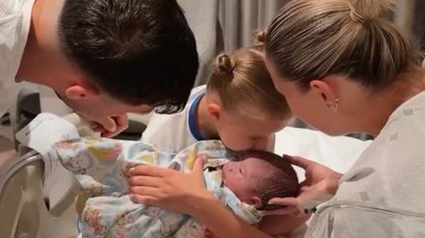 Molly-Mae Hague und Tommy Furys Tochter Bambi mit ihrem Bruder
