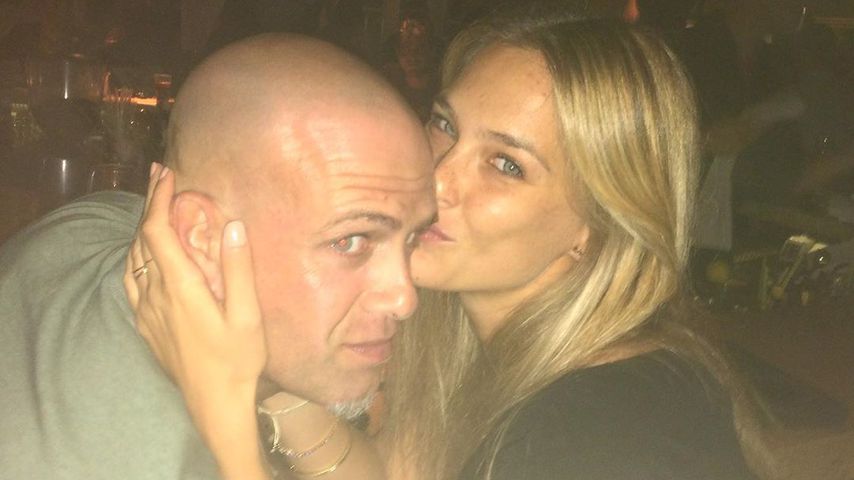 Ein seltener Anblick: Bar Refaeli teilt süßes Kuschelfoto!
