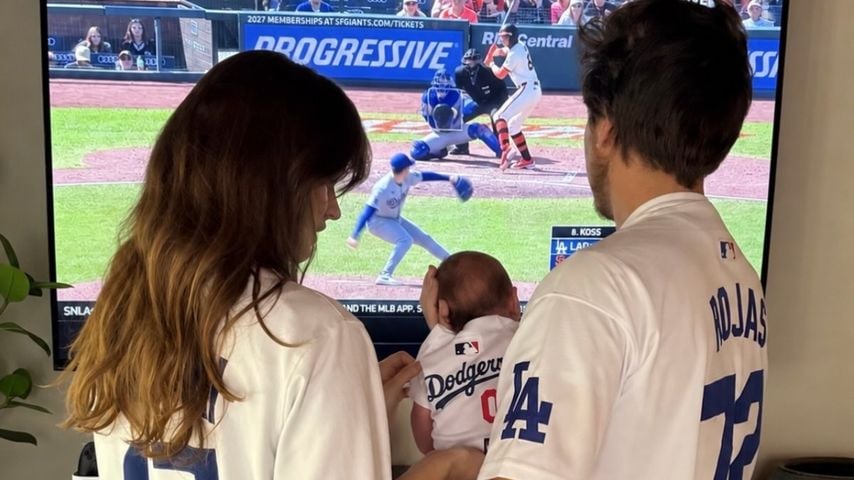 Barbara Palvin und Dylan Sprouse mit ihrem Neugeborenen, September 2026