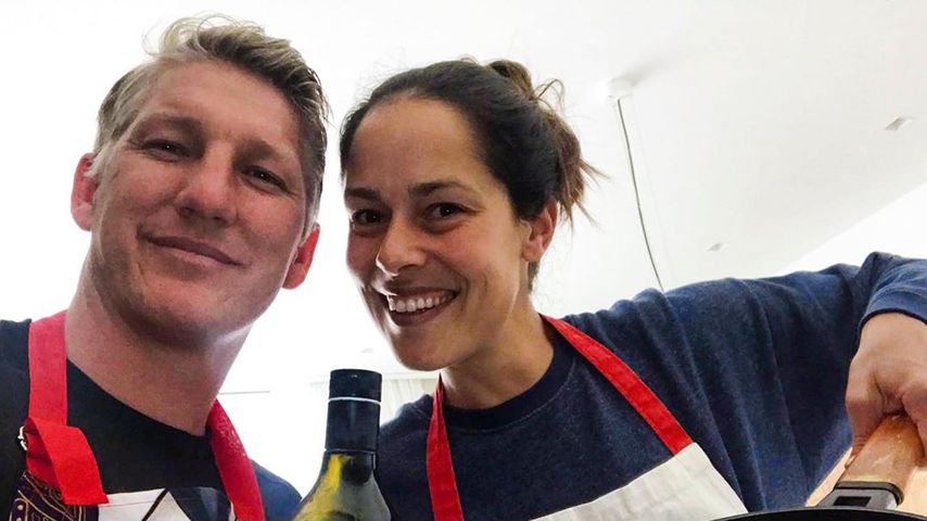 Paar-Zeit: Basti Schweinsteiger und Ana schwingen Kochlöffel