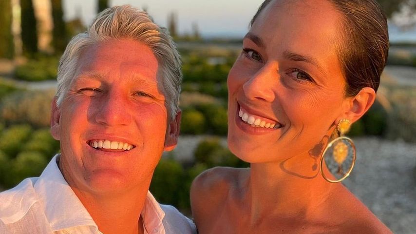 Ana Ivanović gratuliert Bastian Schweinsteiger zum Vatertag!