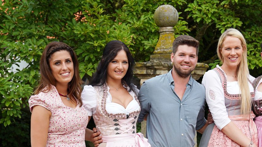 Bauer Michael mit Sonja, Conny und Carina (v.l.)