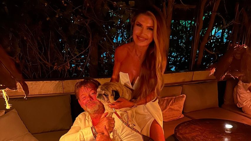 Bea Peters mit ihrem Verlobten Norbert und Mops Heinz