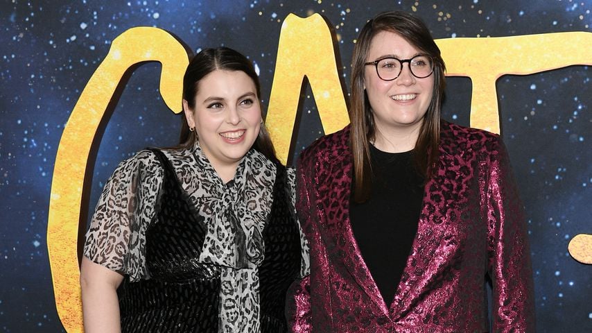 Beanie Feldstein und Bonnie Chance Roberts auf der Premiere von "Cats" in New York