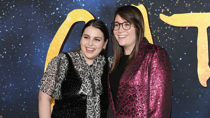Beanie Feldstein und Bonnie Chance Roberts auf der Premiere von "Cats"