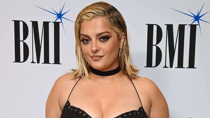 Gesichtet: Bebe Rexha kuschelt mit neuer Flamme im Urlaub