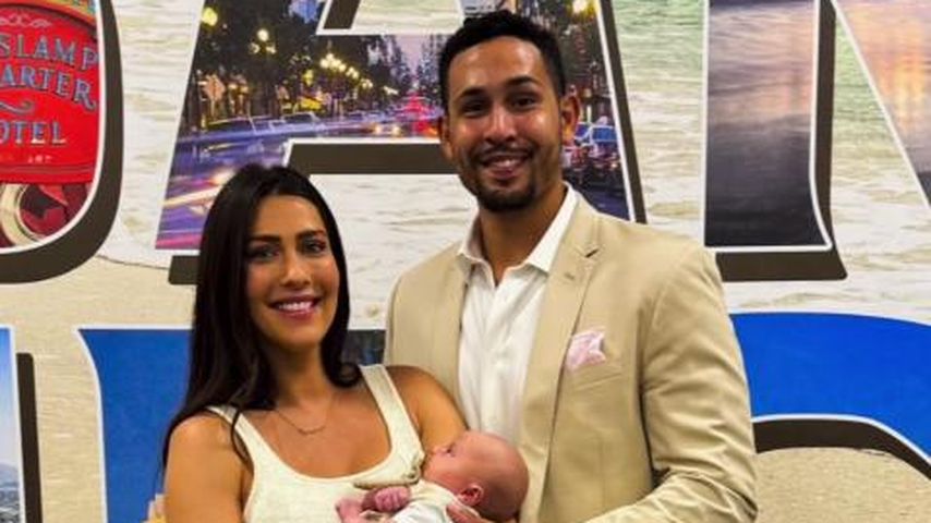 Becca Kufrin, Thomas Jacobs und ihr Sohn, Oktober 2023