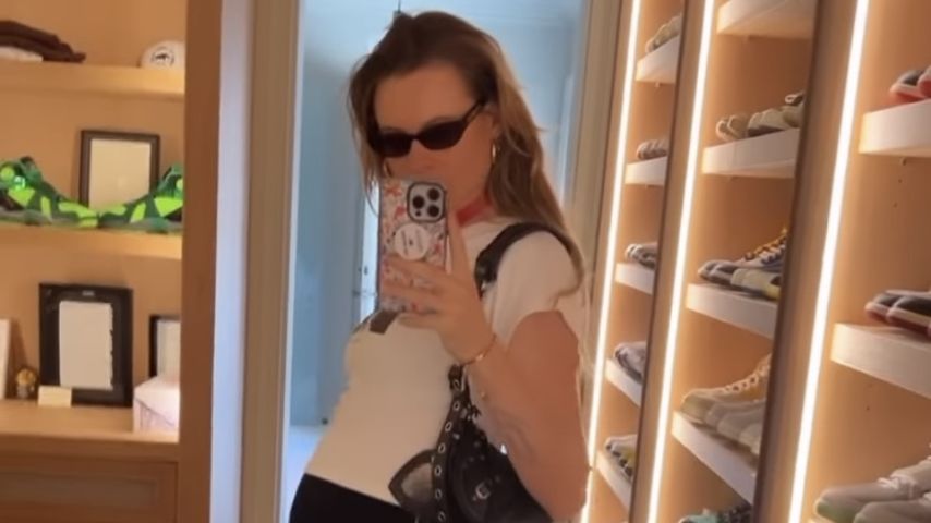 Behati Prinsloo zeigt ihren Babybauch