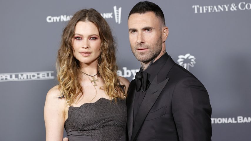 Behati Prinsloo und Adam Levine, November 2021