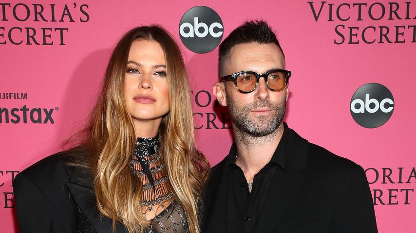 Behati Prinsloo und Adam Levine im November 2018 in New York City