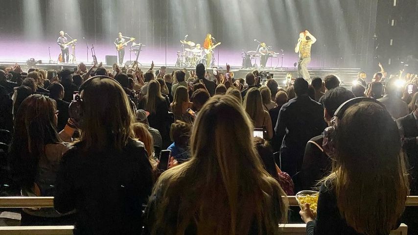 Behati Prinsloo und ihre Töchter auf einem Konzert von Maroon 5 in Las Vegas, April 2023