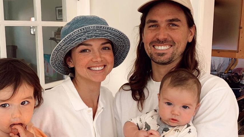 Bekah Martinez mit ihrem Freund Grayston Leonard und ihren beiden Kindern, 2020