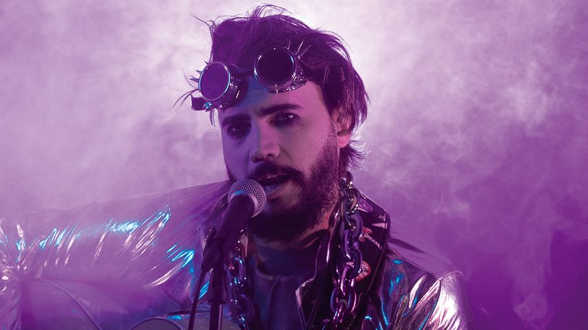Bela Klentze, Sänger von Stairway to Violet