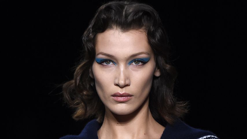 Model Bella Hadid auf dem Laufsteg für das Label "Miu Miu", 2020
