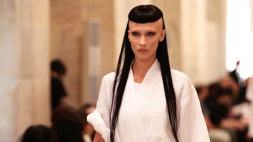 Bella Hadid bei einer Fashionshow von Marc Jacobs