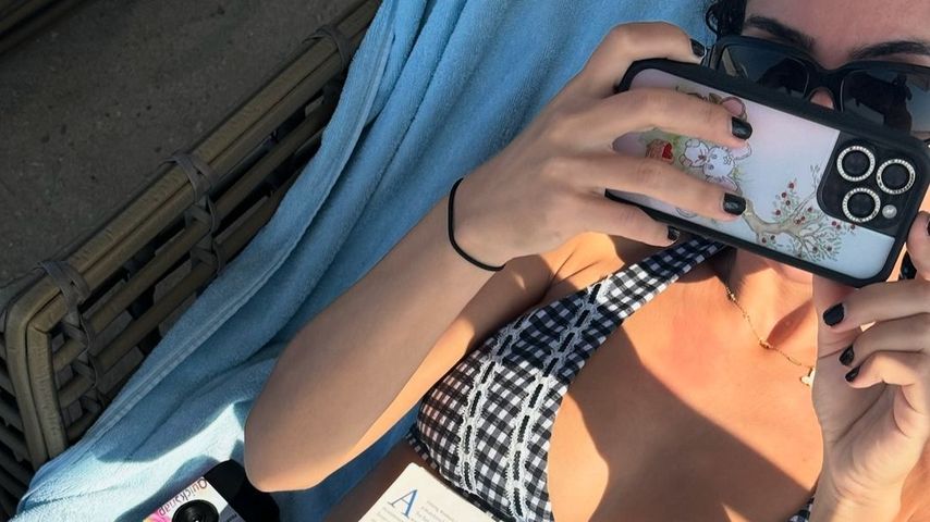 Bella Hadid am Strand in Dubai, Instagram, 2024