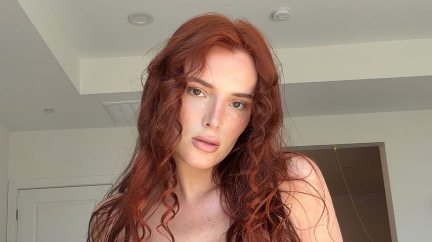 Bella Thorne begeistert im Spitzen-BH