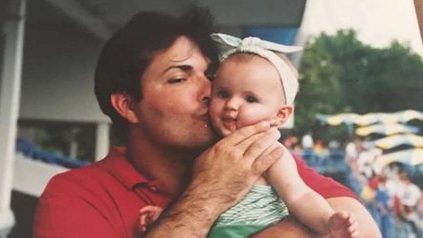 Bella Thorne in Kindertagen mit ihrem Vater