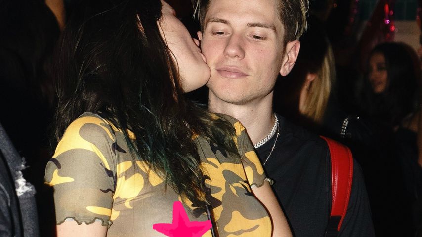 Ohne BH: Hier fummelt Bella Thorne mit ihrem Freund rum!