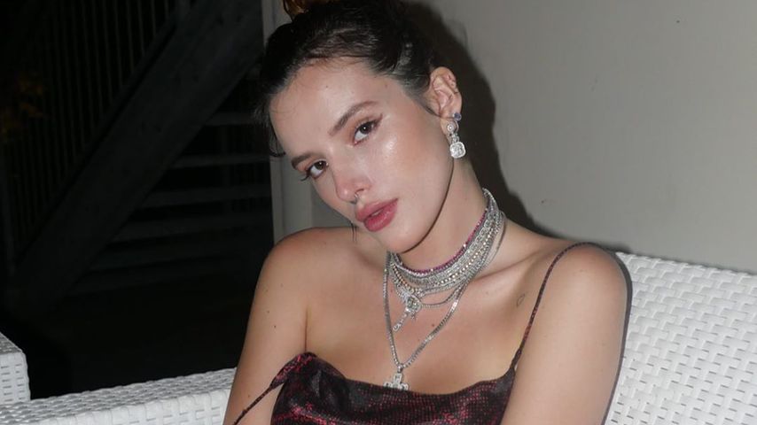 Bella Thorne, Sängerin