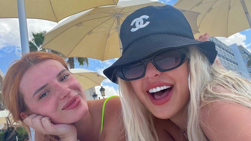 Bella Thorne und Tana Mongeau im Urlaub