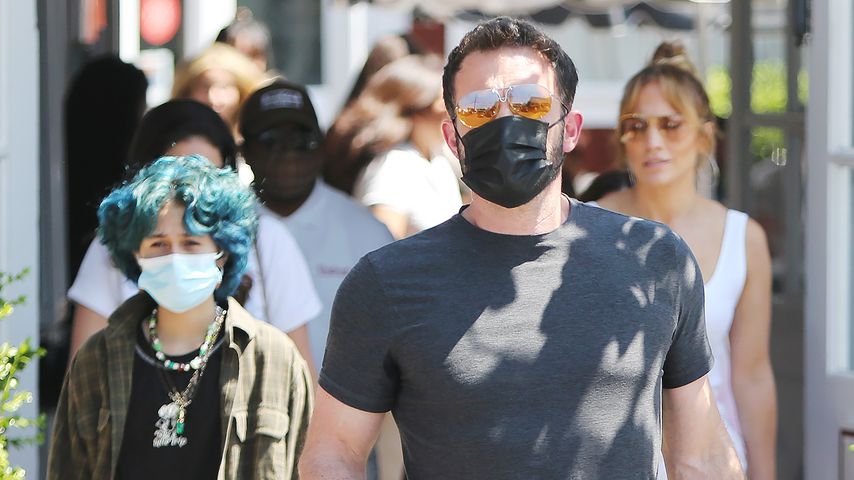Familienzeit: Ben und J.Lo schlendern mit Emme über Markt