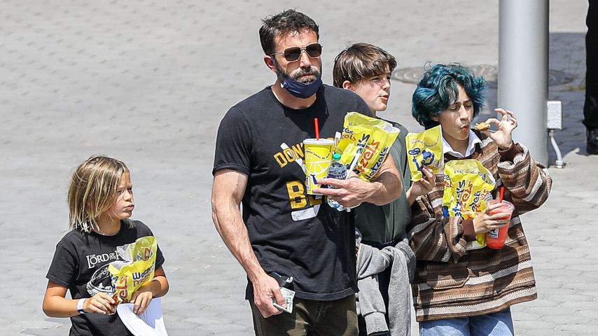 Ben Affleck mit seinen Kindern im Juli 2021