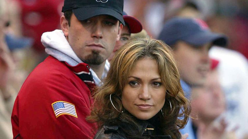 Ben Affleck und Jennifer Lopez im Fenway Park in Boston, 2003