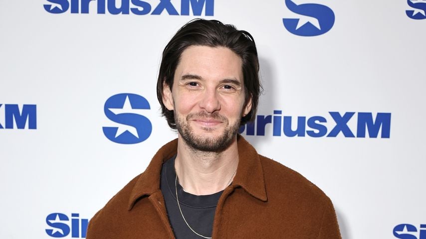 Ben Barnes bei einem Besuch der SiriusXM Studios in New York City am 03. Februar 2025