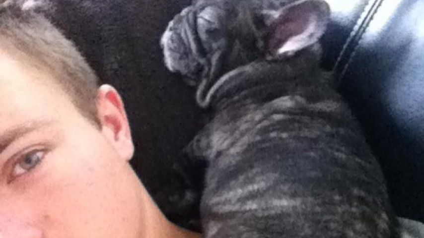 Benjamin Melzer mit seinem Hund Paco