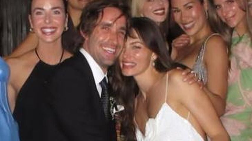 Bernard Lagrange und Phoebe Tonkin, Mai 2025