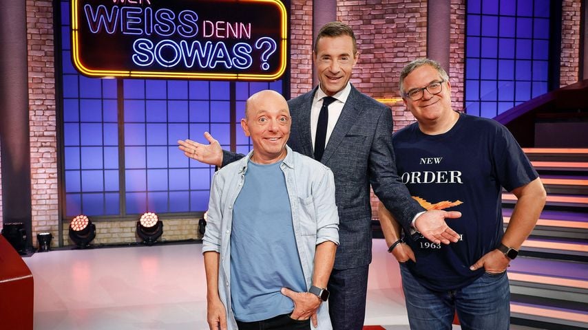 Bernhard Hoëcker, Kai Pflaume und Elton bei "Wer weiß denn sowas?"