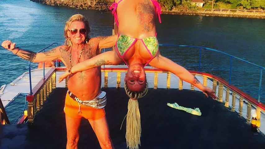 Entspannt im Urlaub: Ginger Costello lässt sich "hängen"!