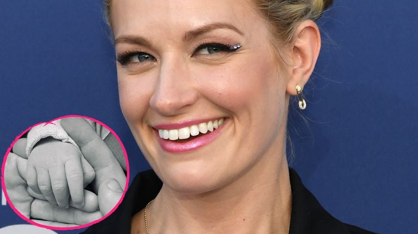 Süßes Patschehändchen: Beth Behrs ist erstmals Mama geworden