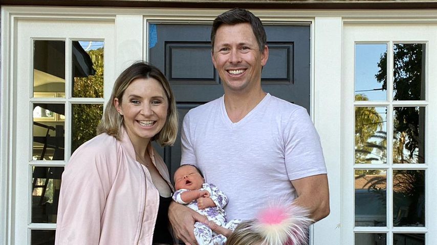 Beverley Mitchell mit ihrem Mann und den drei Kindern Mayzel, Hutton und Kenzie