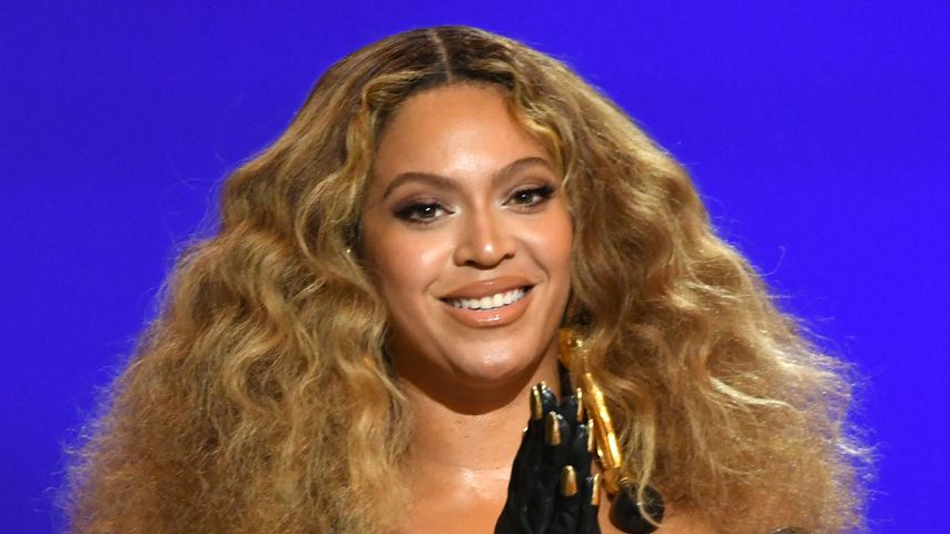 Nimmt Beyoncé zu ihren Konzerten eigene Toilettensitze mit?