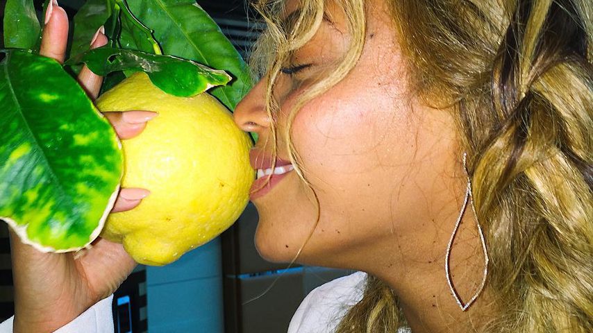 Beyoncé mit einer Zitrone
