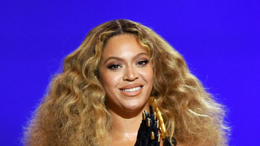 Selten: Beyoncé posiert hier mit ihren beiden Töchtern!