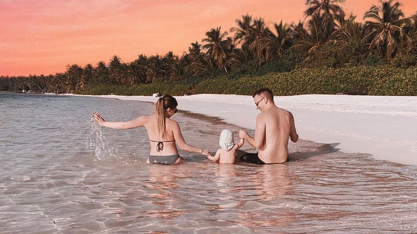 Bianca und Julian Claßen mit ihrem Sohn Lio