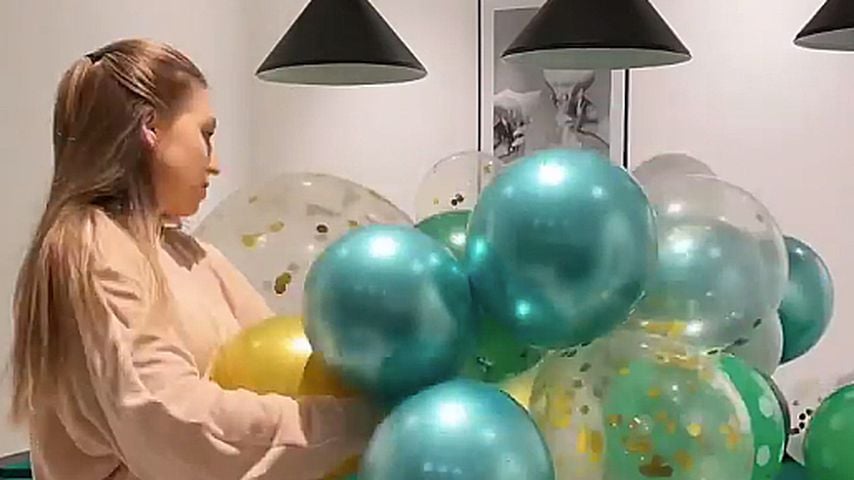 Bibi Claßen bei den Vorbereitungen für Lios Geburtstag