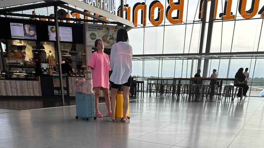 Bibi Claßen mit ihrer Freundin im Juni 2023