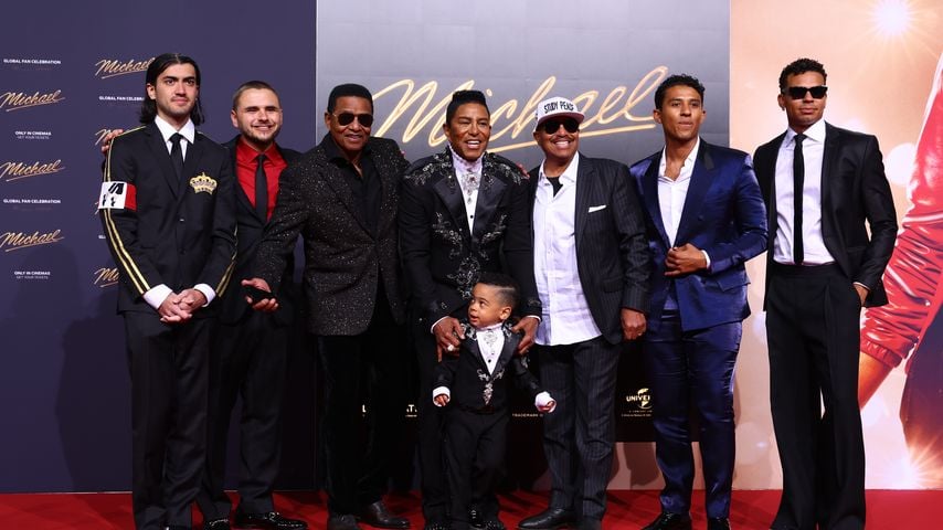 Bigi Jackson, Prince Jackson, Jackie Jackson, Jermaine Jackson und Marlon Jackson bei der "Michael" Global Fan Premiere in Berlin