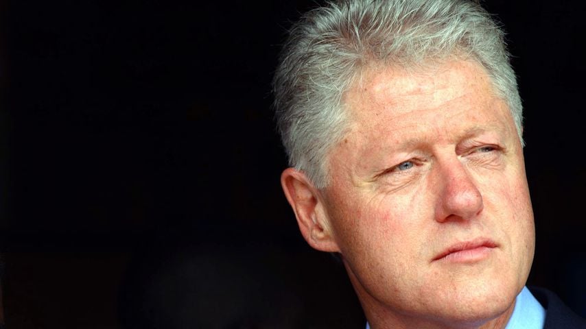 Skandalöse Bilder: Bill Clinton von Epstein-Opfer massiert!
